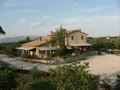 Video agriturismo Bevagna. Agriturismo con appartamenti fino a 6 posti letto a Bevagna.Videoclip soggiorni romantici in appartamenti con camino